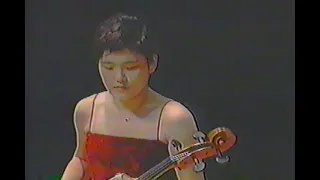 18-yr old Han-Na Chang plays Fauré Après un rêve (2001)