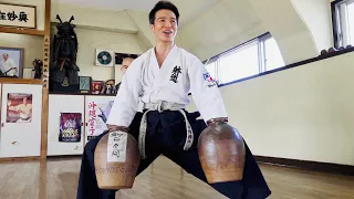 Open your hands in a jar! Amazing Ancient Karate training!