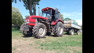 MTZ 1025.3 Sound Vízszállítás közben