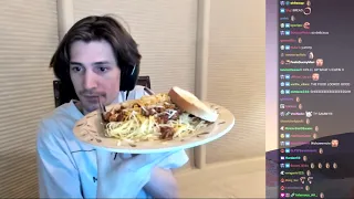 xQc shows his food from Sammy to chat wholesome