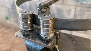 The invention of a very creative tool of a welder for bending metal | Double use of the Bench vise