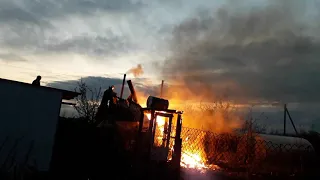 ПОЖАР!!!  ГОРИТ БАНЯ В ЗЕЛЕНОЙ ДАЛИ ВЫСЕЛКИ