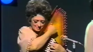 Mother Maybelle Carter autoharp solo (live 1970)