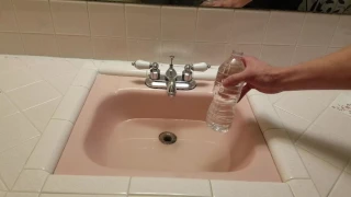 Unclog your sink with a WATER BOTTLE......SUPER EASY FAST