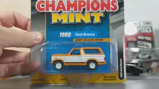 %Diecast Variety Show - lots of Johnny Lightning, M2 Machines red mustang shelby chase bronco