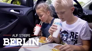 Junge (9) klaut Auto und fährt Schwester zu Fast Food Restaurant | Auf Streife - Berlin | SAT.1 TV