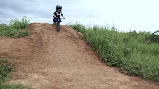 COMMENCAL RAMONES 12, 3-Year-Old little MTB rider, the Balance bike drift.