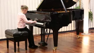 Tamara Mertens (7),   L.van Beethoven  Sonatine F-Dur  1,2 Sätze