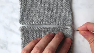 Seaming Stockinette Stitch Horizontally Tutorial | Purl Soho