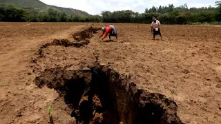 A giant crack appeared in the ground in Kenya, seemingly overnight