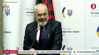 "Попереду - довга дорога до миру": Пристайко та голова ОБСЄ обговорили майбутнє Донбасу / включення