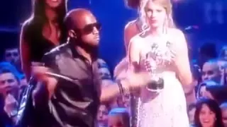 Kanye West interrompe Taylor Swift no VMA 2009