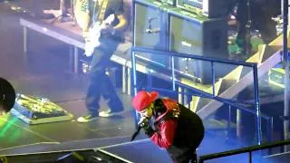 Justin Bieber - Eenie Meenie - live Sheffield 23 march 2011 - HD