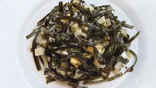 Полезный рецепт салата из морской капусты с яйцами