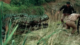 巨鳄在山崖边狂追众人！结果没刹住，直接掉进了悬崖！【巨鳄 Mega Crocodile】| 冒险/动作 | 经典大本营