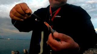 Snag Proof Fishing Tip - How to Make a Snagless Sinker Rig with Paperclip Trick