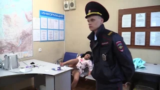 Неадекватную женщину задержали в аэропорту Новосибирска