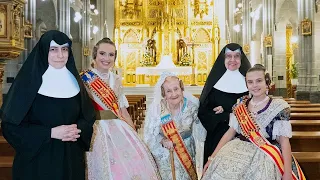 Las Falleras Mayores de Valencia sorprenden a los ancianos de las Hermanitas de los Desamparados