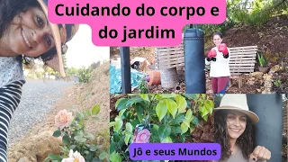 Plantando camelia e fazendo suporte pra saco de box Jô e seus Mundos