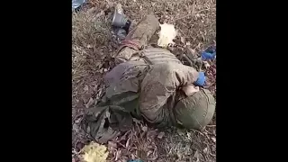Тіло російського солдата у селі Мала Рогань на Харківщині [Березень 2022]