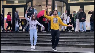 Парень И Девушка Танцуют Супер Кайф На Улице Руставели Чеченская Мадина 2023 Madina Music ALISHKA