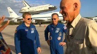 CBS Evening News with Scott Pelley - Astronauts say goodbye to space shuttle Discovery