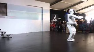 Asimo Full Length