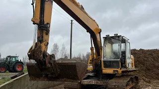 Pažadinau miegantį Liebherr 912 ekskavatorių