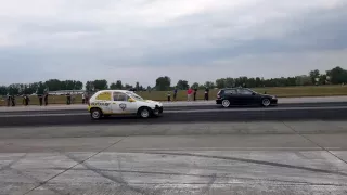 Opel Corsa B 3.0V6 vs. Honda Civic 1.5 turbo Drag Race 1/4m (402m)