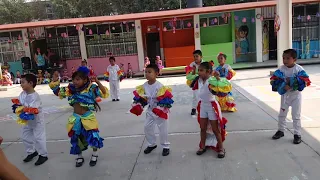 Que le pasa a Lupita baile jardin de niños