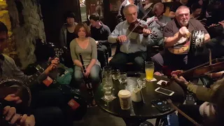 Irish session at Cruises - the unforgettable Ennis Trad Fest