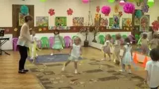 Физкультура для малышей Ритмика дети 3 года Танец с ленточками Детский клуб Капитошка