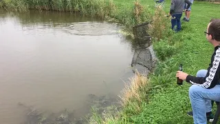 Marcel ,Hilco en Silvan Schut en Yildiray Ahmet vissen in Luttelgeest