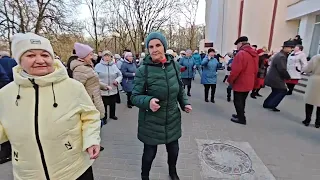 9.03.24г..."Шумел Камыш"... Банд Одесса... звучит на танцполе в Гомельском парке...