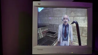 Half-Life 1 on a ViewSonic P810 CRT Monitor