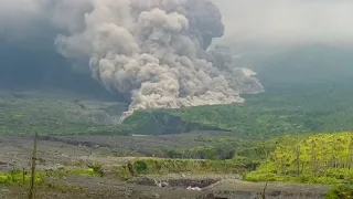 Indonesia raises Semeru volcano warning to highest level