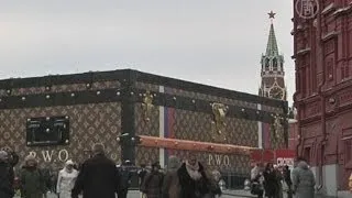 Чемодан на Красной площади возмутил москвичей (новости)