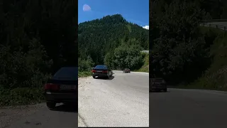 Brachialer Klangsturm🔥: Der ohrenbetäubende Auftritt des Audi 80 auf der Tauplitzalm! #shorts