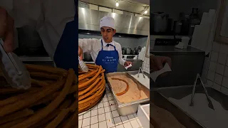 Churros mountain 👀⛰️  #shorts #foodshorts #foodlover #travelshorts #churros #mexicocity #cdmx