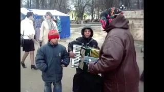 Цыганята красиво поют  Смотреть всеем!!!