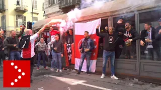 Tifosi Ajax a Torino per la sfida con la Juve: gruppo si ritrova in corso Vittorio Emanuele