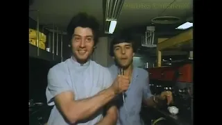 Argentinos cantando "Fiesta" de Raffaella Carrá en 1978