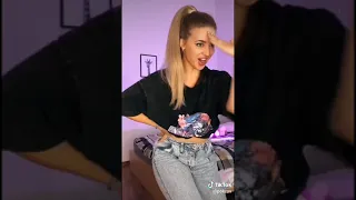 АНЯ ПОКРОВ ПОКАЗАЛА ЖОПУ😯😯😯 |TIKTOK|тикток|