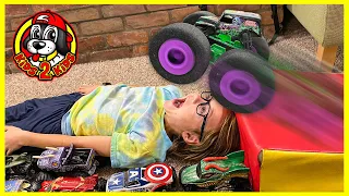 BIGGEST Indoor Monster Truck Arena - 3 LEVELS (Champ Ramp Grave Digger Monster Jam Indoor RC Truck)