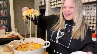 TRYING VIRAL BAKED MAC AND CHEESE RECIPE!