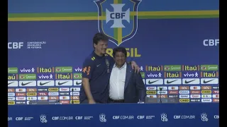 Diniz é apresentado como novo técnico da Seleção