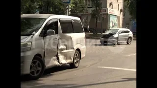 Не работающий светофор стал причиной ДТП в центре Хабаровска. Mestoprotv