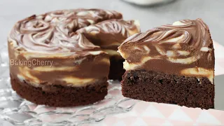 You won't be able to resist this chocolate cake with a creamy marbled layer!