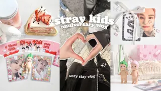 [STAY VLOG] 🍰🌱 stray kids 6th anniversary cupsleeve, hyunjin day, kpop shopping, hello kitty cafe 🧸