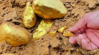 Hunter Digging for Treasure worth millions from Huge Nuggets of Gold , Mining Exciting.